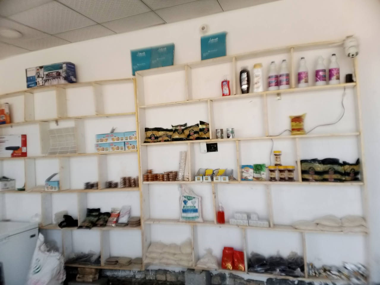 السلام عليكم رفوف للبيع خشب جداريات عدد3 قطع الطول والعرض2×2 و ورف وسطي 2×2 جديد استعمال قليل وسلة اجباس  كلهن بسعر مناسب العنوان الديوانيه حولي الاخصيمه رقمي ***********

