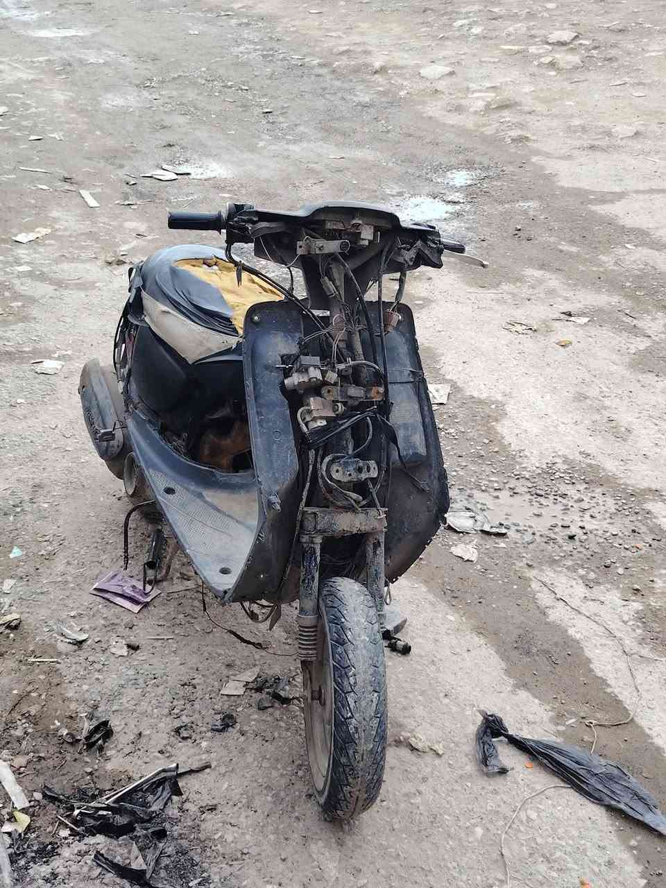 السلام عليكم
ماطور نفخ شغل كلشي مابي بس بي خلل بل ويرات محرك شرط شصي شرط السعر 125 وبي مجال قليل ***********
