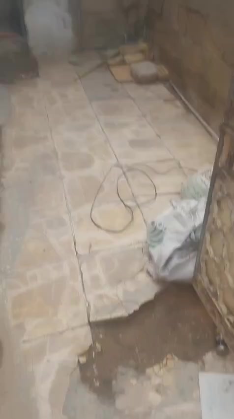 بيت 60 متر 
مقابيل الكفائات 
السعر 9 ملاين
***********
