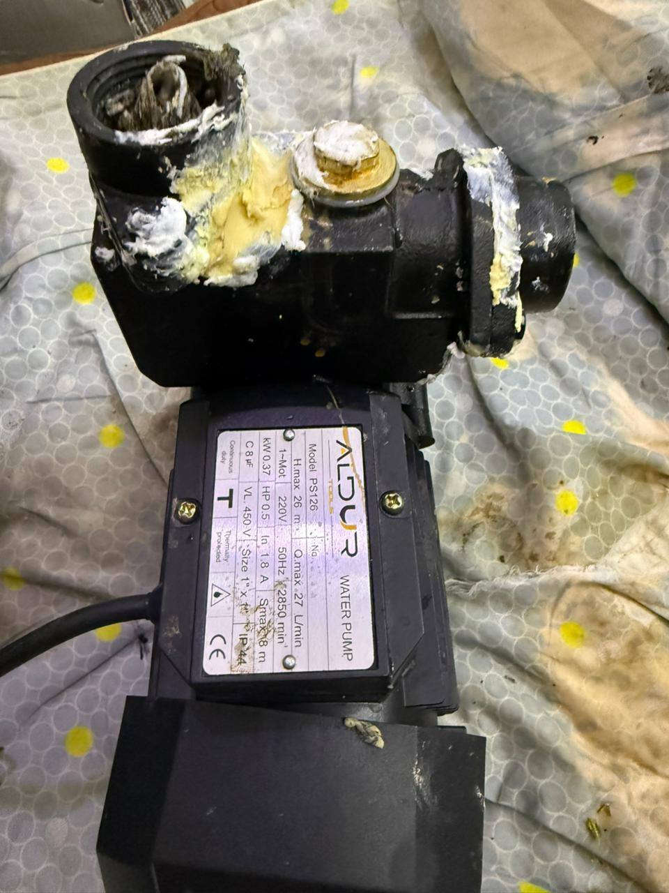 ماطورات مي ثنين مستخدمات بس الاسود شتريته وبضب طك عدي جديد يعني كلشي مابيه يعني حته مامشغله والاخضر دفعه مو قوي شغالات ثنينهن ب٣٥ شغالات مابيهن شي ***********
