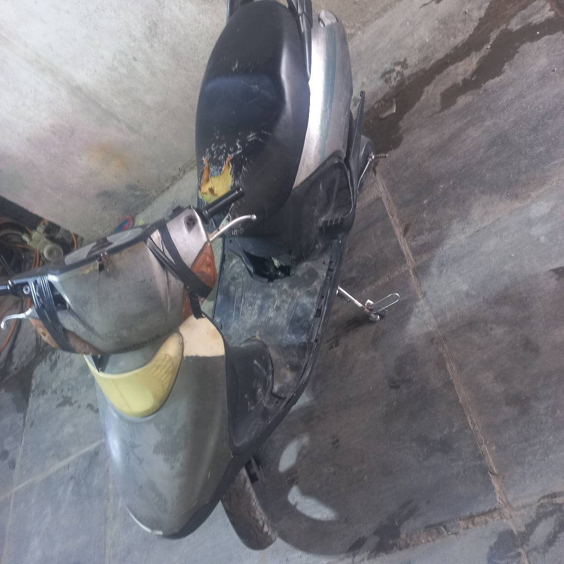 دراجة سبيسي شغالة كهربايات شغالة نكرة سلف سعرهة ٢٠٠ مكاني مدينة الصدر *********** بغداد, العراق
