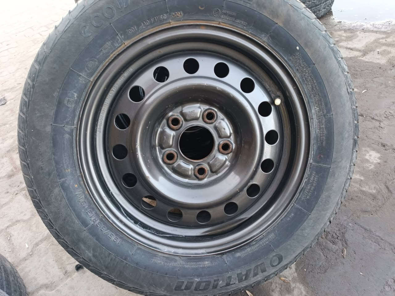 سلام عليكم
ويل حجم 15 مع إطار استعمال قليل تخم 
لون فيلي واسود مصبوغ حراري
سعر تخم 180 الف 
حله حي صناعي


**إذا كنت صاحب هذا الإعلان وتريد حذفه لأي سبب، رجاءا أرسل رسالة إلى الدعم الفني**