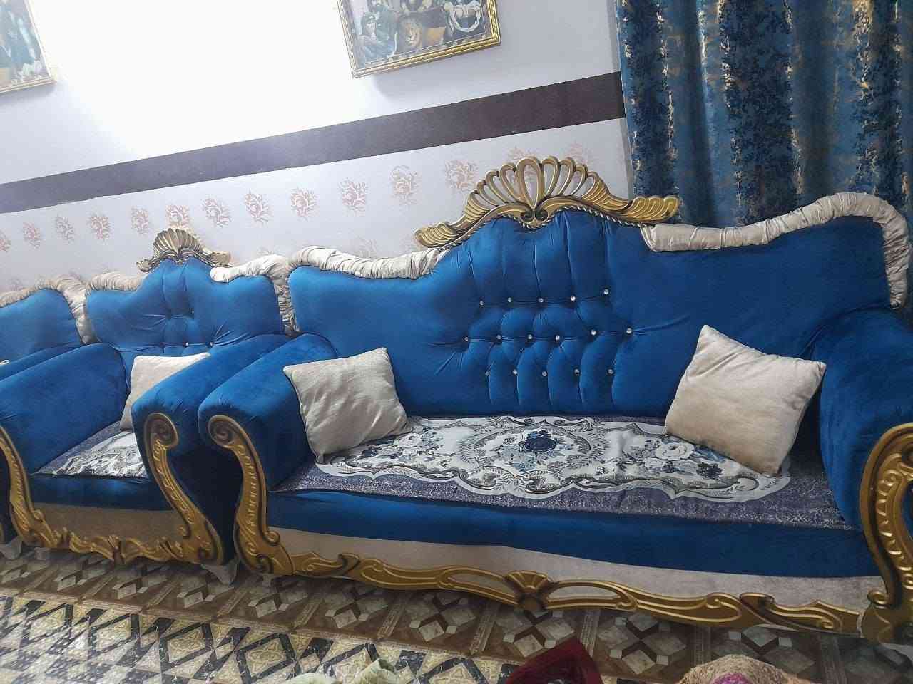 السلام عليكم تخم ونص جديد نظيف مابي ضرر  وسعره ٦٠٠مكان بغداد الكاظميه رقم ***********
