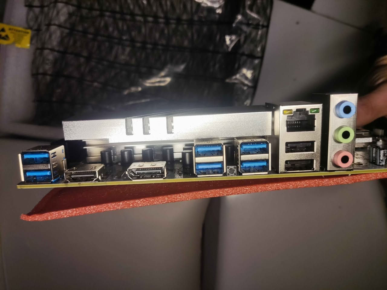 المذربورد جديدة وابيع على الضمان.
DDR5 فقط
السعر 85 الف قفل
مكاني كربلاء. توصيل موجود. كربلاء, العراق


**إذا كنت صاحب هذا الإعلان وتريد حذفه لأي سبب، رجاءا أرسل رسالة إلى الدعم الفني**