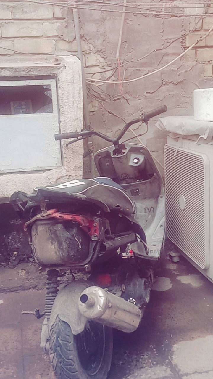 سلام عليكم دراجه ماكس منغولي اكفلك المحرك من نضوح وتبخير وتنقيص بوشه 55  و وبس مكطوع سكليتر ودراجه خير من الله دراجه للبيع ب 220 وبيه مجال الشراي يتفضل *********** مكاني بغداد السيديه
