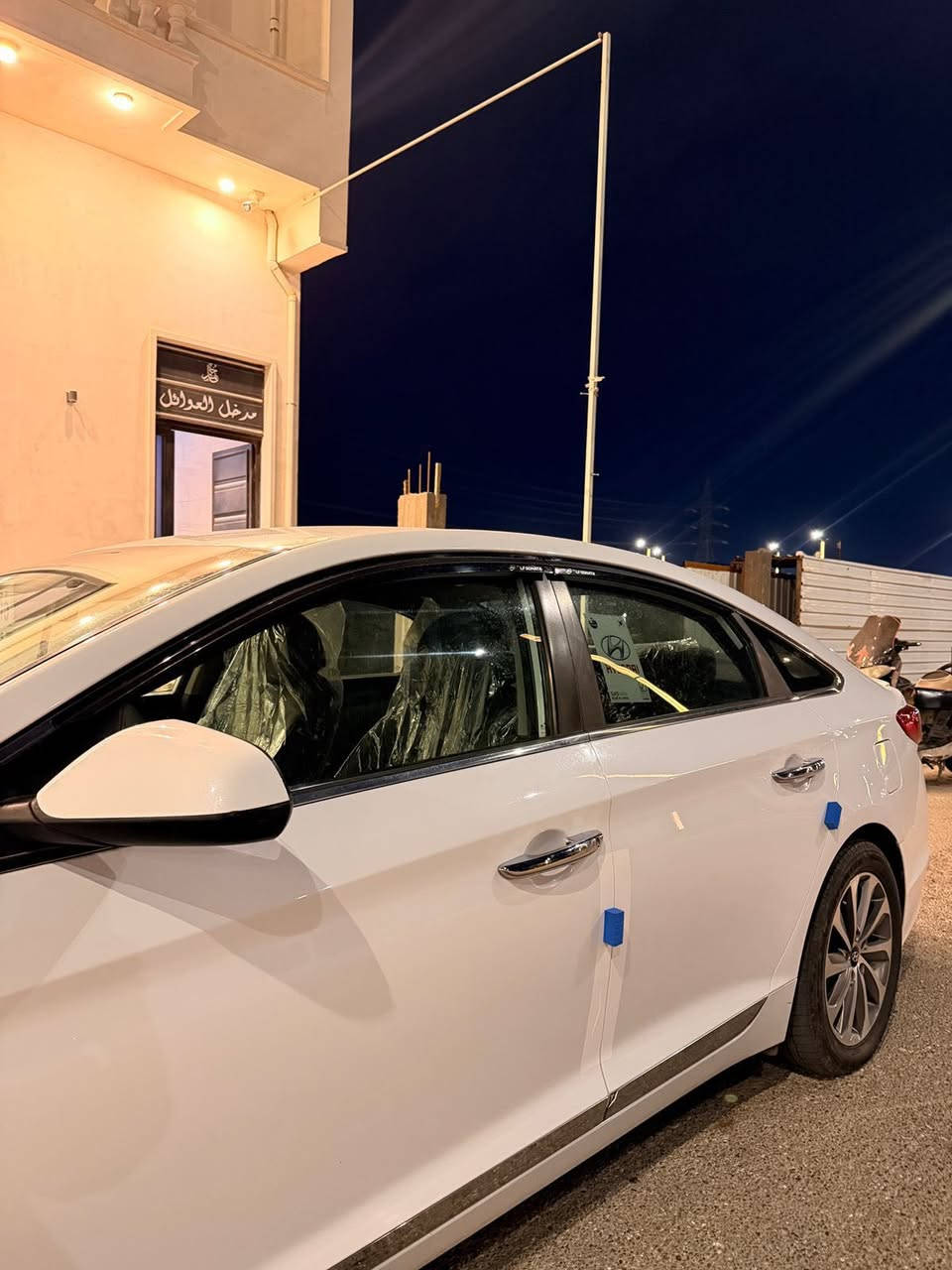 السلام عليكم 
سوناتا 2015 امريكي سياره جديده مابيها اي نقص 
مكفوله كفاله عده تكشير بسيط سحبته كرت شبرين 

ماشيه 157  الف حقيقي كيلو متر 

 رقم اربيل  الدولي هزه سنويه جديده 

كشن تدفئه 

مواصفات 

 ، داخل بيجي ، شاشة عرض 

ثلاثة أنظمة قيادة ( عادي -ايكو- سبورت )

سيارة جديدة جدا بوضع الشركه ✅🟥😍

السعر :: 125  وبيه مجال 

الرمادي مركز المدينة 

*********** 

. 

.
