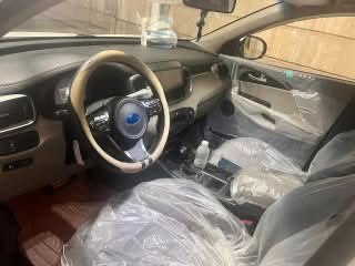 موديل ٢٠١٧ رقم بغداد لون ابيض 
٧ راكب
٦ سلندر
تبريد ٣ قطع
بانوراما
جنطه كهرباء
كشنات جلد لونين كشن الساىق كهرباء
شاشه كامره دواره
ماشيه ١١٤ حقيقي
محرك كير مامفتوحات 
((بيها مكان صبغ كد شبر بالباب الخلف السائق فقط أثر طخه بسيطه 
وبيها بارد قليل جدا مكانات بالجاملغ الأمامي الايسر وبين البابين شبر او اقل)) 
مكان السياره بغداد م. الصدر رقم الهاتف***********
