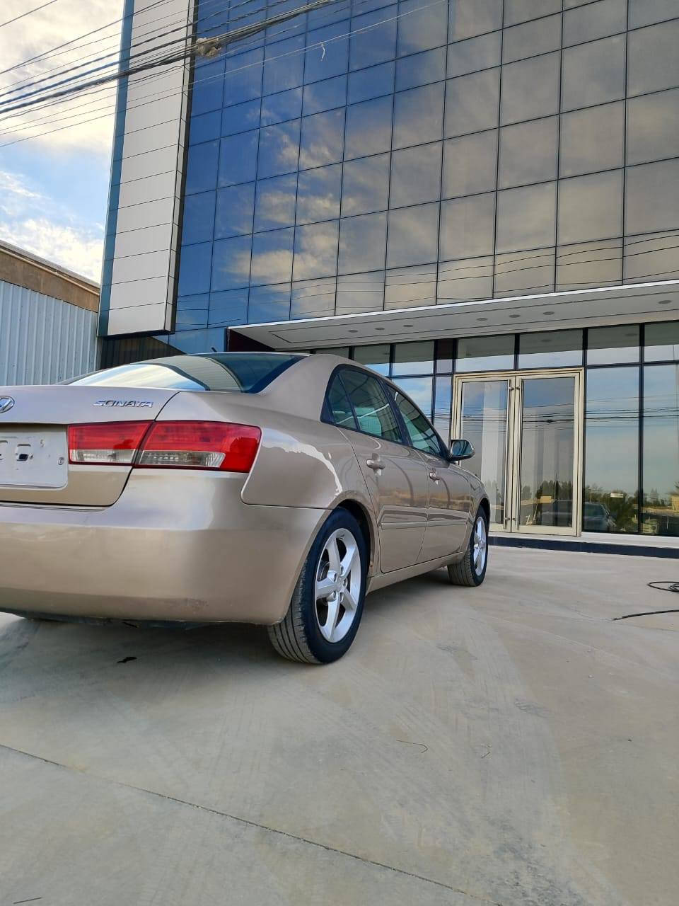 سلام عليكم سوناته 2006 خليجي محرك 2400 رقم بابل تحويل مباشر السياره مكفواله من اي طخه من اي فتح. شرط الفحص حداديه محرك كير كله جديد بيه صبغ 4 قطع اثر جراد.  مكاني بابل سده الهنديه  ***********
