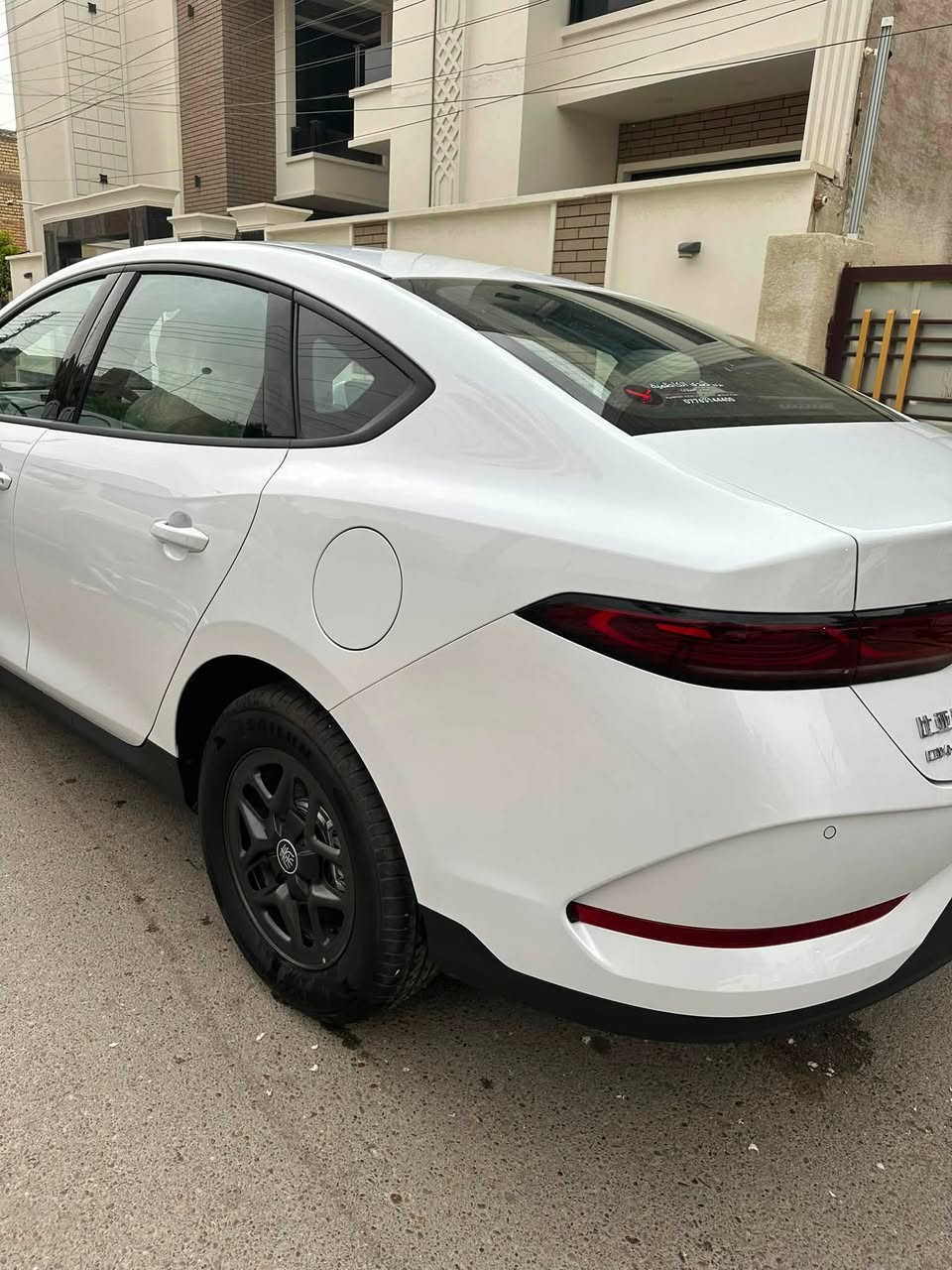 كن بلاس موديل 25 ماشيه 9000 مواصفات معروفه بسمي تحويل ثاني يوم بدون صبغ وبدون طخه بدون شخطه وياهه شاحنه ام الايرث سعرة 200 دولار الاستفسار ***********
