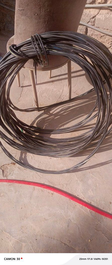 ظفاير لبيع 4 خطوط الملونه 34 متر 60 الف وثانيه 20 متر 40 الف وبيهن مجال لشراي مكاني الصخين رقم ***********
