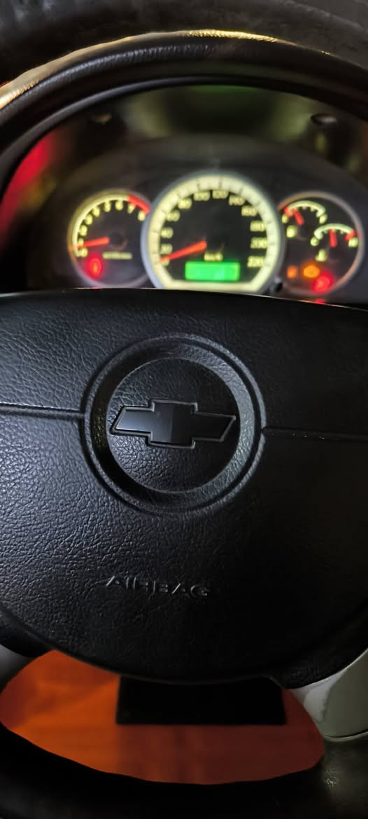 السلام عليكم 
اوبترا 2012رقم صدامي ذي قار 
مطلوبه للمصرف
راعيه موجود بل ناصريه 
ابيع عله وضعهه 
كير مكينه حداده تبريد تخم تاير دواخل كله جاهزه السياره 
للبيع او مراوس ترهم 
مكاني بصره 
***********
