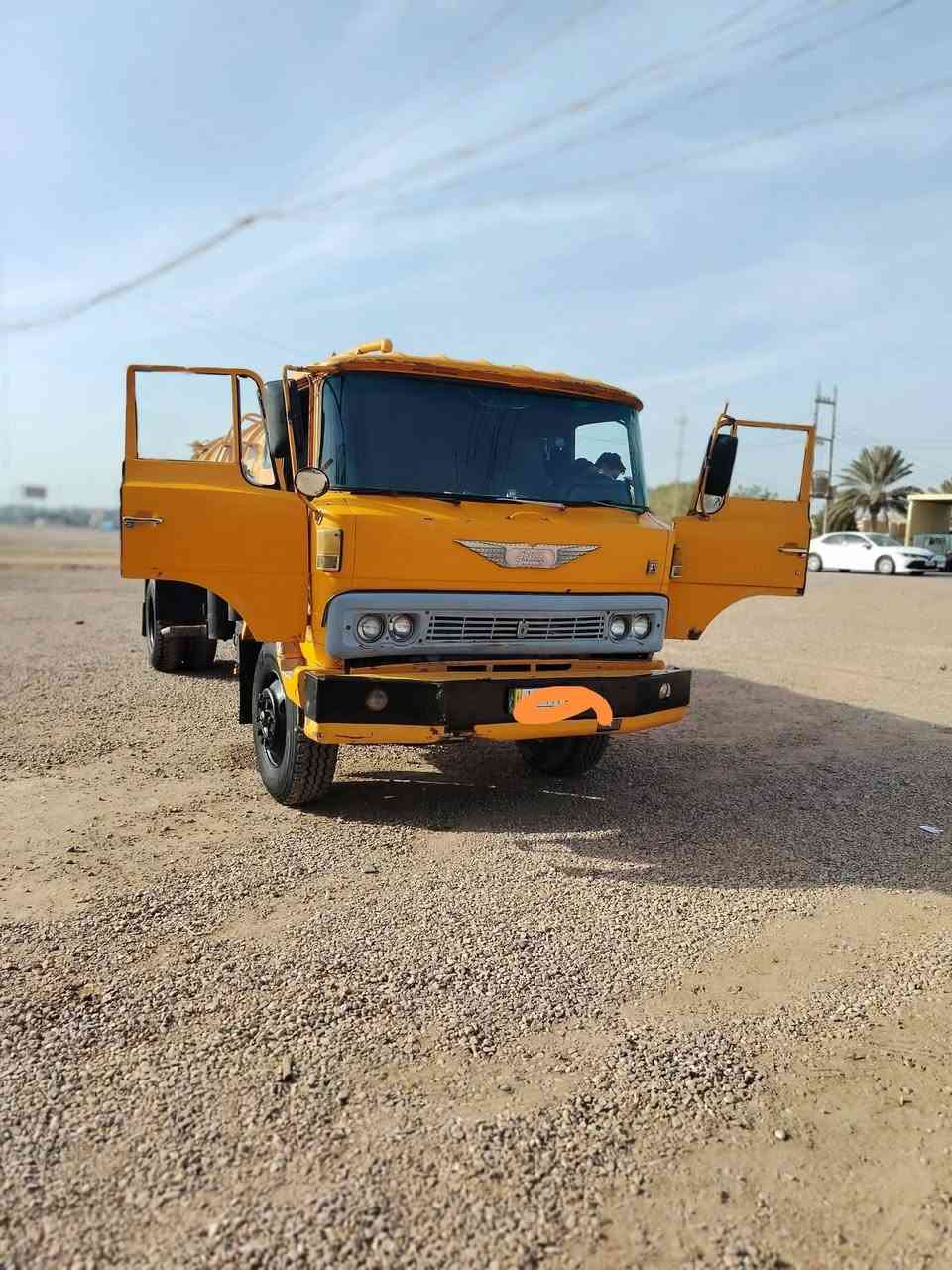 البيع دنكر هينو  ساحبه دبل مضخه شاصي وكير ومكينه مكفول تانكي بلادي رقم نينوى ***********
