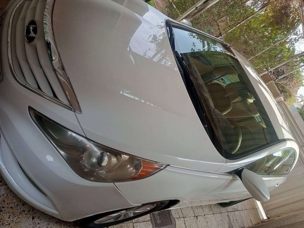 السلام عليكم سوناتا للبيع وارد امريكي 2012م. محرك ٢٤٠٠ جيد  بدون دونز ولا صرف شاشه تحكم تخم تايرات جديد كامرة خلفيه بيه قطعتين صبغ بدون تبديل رقم انكليزي تحويل مباشر العنوان البياع السعر 110وبيه مجال حك الجية  رقم ***********
