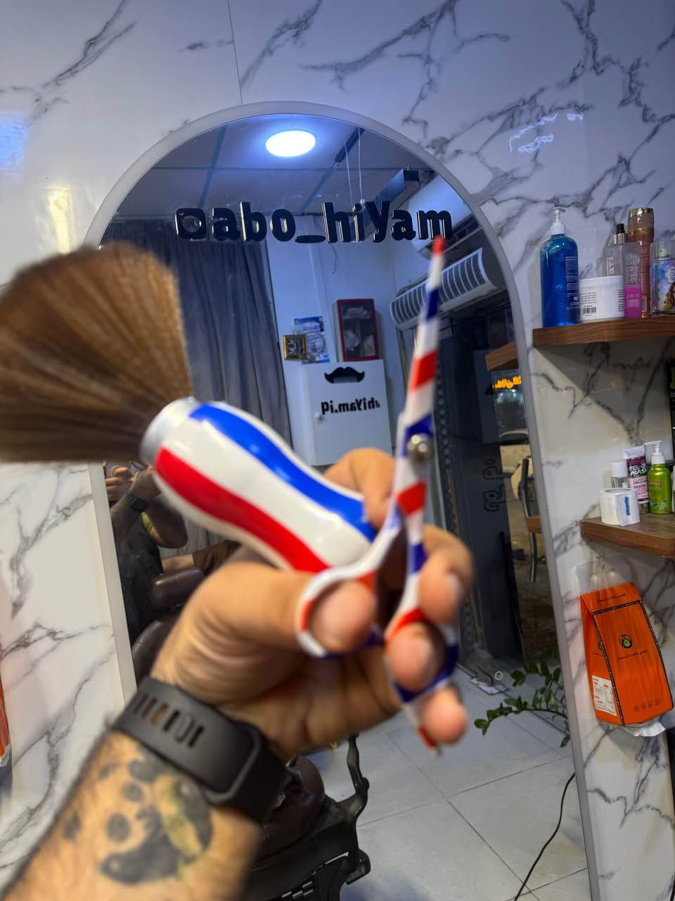 تعلم مهنة العمر في مركز "حلاقة الأصلع"! ✂️🔥
هل تبحث عن مهنة تضمن لك مستقبلك؟ هل تريد احتراف الحلاقة الرجالية من الصفر وحتى الإتقان؟
يعلن محل (حلاقة الأصلع للرجال) عن فتح باب التسجيل لدورات تعليم الحلاقة الرجالية بإشراف أبو هيام.
• ✅ ضمان التعليم: لا ننهي الدورة حتى تتقن المهنة بيدك.
• ✅ تطبيق عملي: تدريب مباشر على أحدث القصات والستايلات.
• ✅ خبرة طويلة: ننقل لك أسرار المهنة والتعامل مع الزبائن.
📍 الموقع: ميسان - القطاع - شارع نعمة الريفي - قرب توت فرس.
📞 للاستفسار والتسجيل: *********** (أبو هيام) عمارة, ميسان

