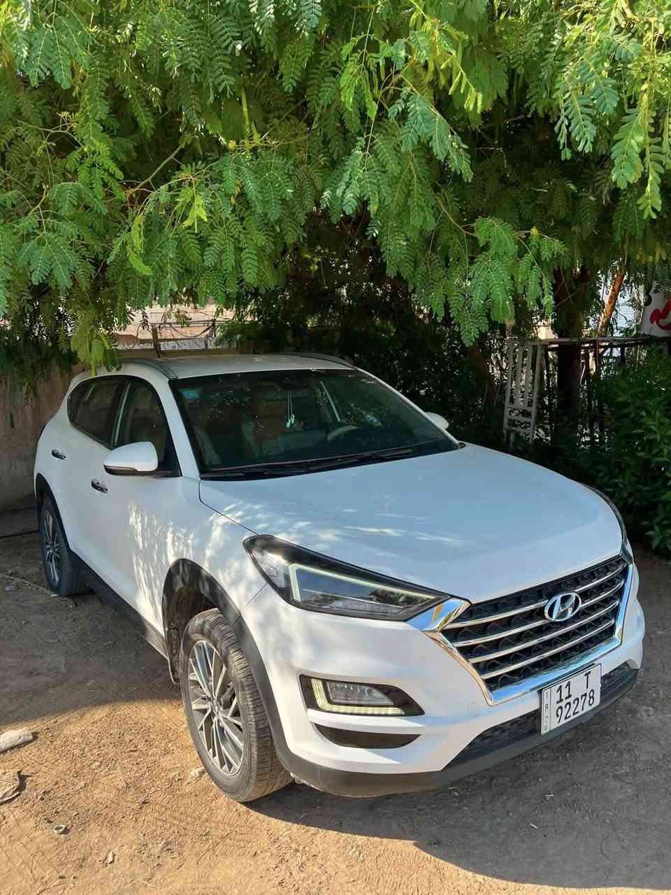السلام عليكم هونداي توكسان موديل 2019 خليجي 
رقم بغداد الدولي الجديد 
مكينة 2000 دوش بحالة الوكاله 
مكينة + كير + صدر + تبريد كله مكفول 
ماشيه 129 كم 
المواصفات:
بصمه/ شاشه جبيره+ لمس + كاميرا خلفيه/ داخل جلد مشمشي اصلي/ 3 قيادات / تحكم جهتين + كروس سرعه/ كراسي كهرباء مقعدين امامي / مري شفط / ترحيب عند الاقتراب من السياره / حساس امامي خلفي / لد امامي خلفي / لايت زنون + خمس عدسات اصلي شركه + بصمة دخول + بصمة ابواب 

** حادث السياره صفحة السايق كلها مصبوغه موضح بالسونار موجود مع الصور 

السعر :155 $$ 

الاتصال على الرقم : +***********
مكان السياره عامريه
