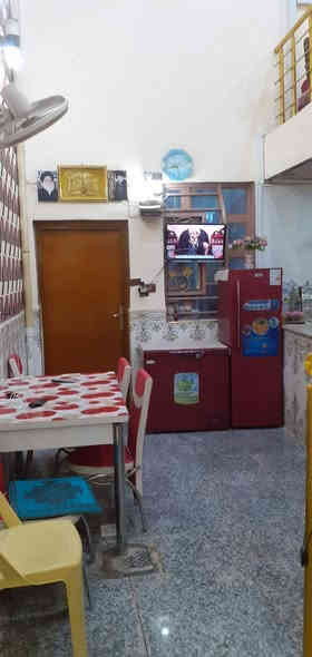 دار طابقين ٦٠ متر قرب جامع الرضا بشارع حنون الجديده الرابعه بناء جديد مثل ما موضح بالصور عكاده استقبال و٣ غرف وصحيات ومطبخ مفتوح على الصاله السعر ١١٠ وبي مجال للتواصل *********** /*********** مكتب ابو سيف الجبوري للوساطة العقارية
