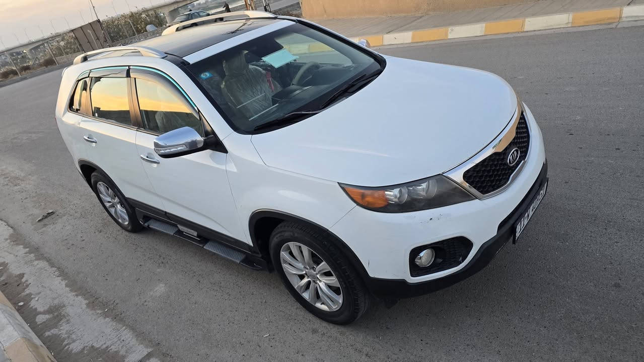 السلام عليكم سورنتو خليجي موديل 2011 سياره فول واحد ع واحد بيها صبغ جاملغ خلفي وييها التكمه ويا جاملغ ملاون محرك 4 سلندر دوش 2400  مكان السياره الانبار الفلوجه السعر 127 
***********
***********
***********
