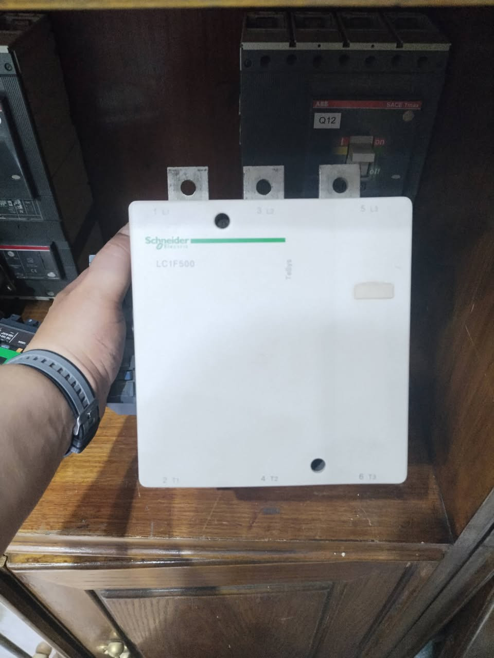 قواطع منتشر ومولدد وكونتكوترات شنيدر و ABB استيراد وجديد حالة زيرو مؤسسة الفؤاد باور 01065004819


**إذا كنت صاحب هذا الإعلان وتريد حذفه لأي سبب، رجاءا أرسل رسالة إلى الدعم الفني**