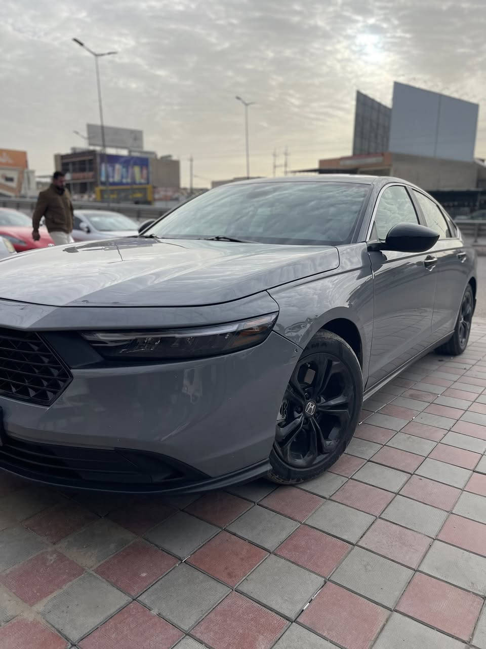 HONDA ACCORD HYBRID 2024
هوندا اكورد ٢٠٢٤ هايبرد مواصفات سبورت (سمنتي)

الاضافـــــــــات

فتحة

كشن كهرباء

بصمة

حساسات امامية

مواصفاتها سبورت - Sport

السيارة بيها بنيد  فقط 

مكان السيارة الفلـــــــــوجة 📍📍📍

⚪⚪ لمعرفة السعر تواصل معنا على الواتساب ⚪⚪

                        ***********         

  للاتصال  /واتساب 

بيع ✅ 21.000$

مراوس ❌

#ليث_الحمداني_لتجارة_السيارات
