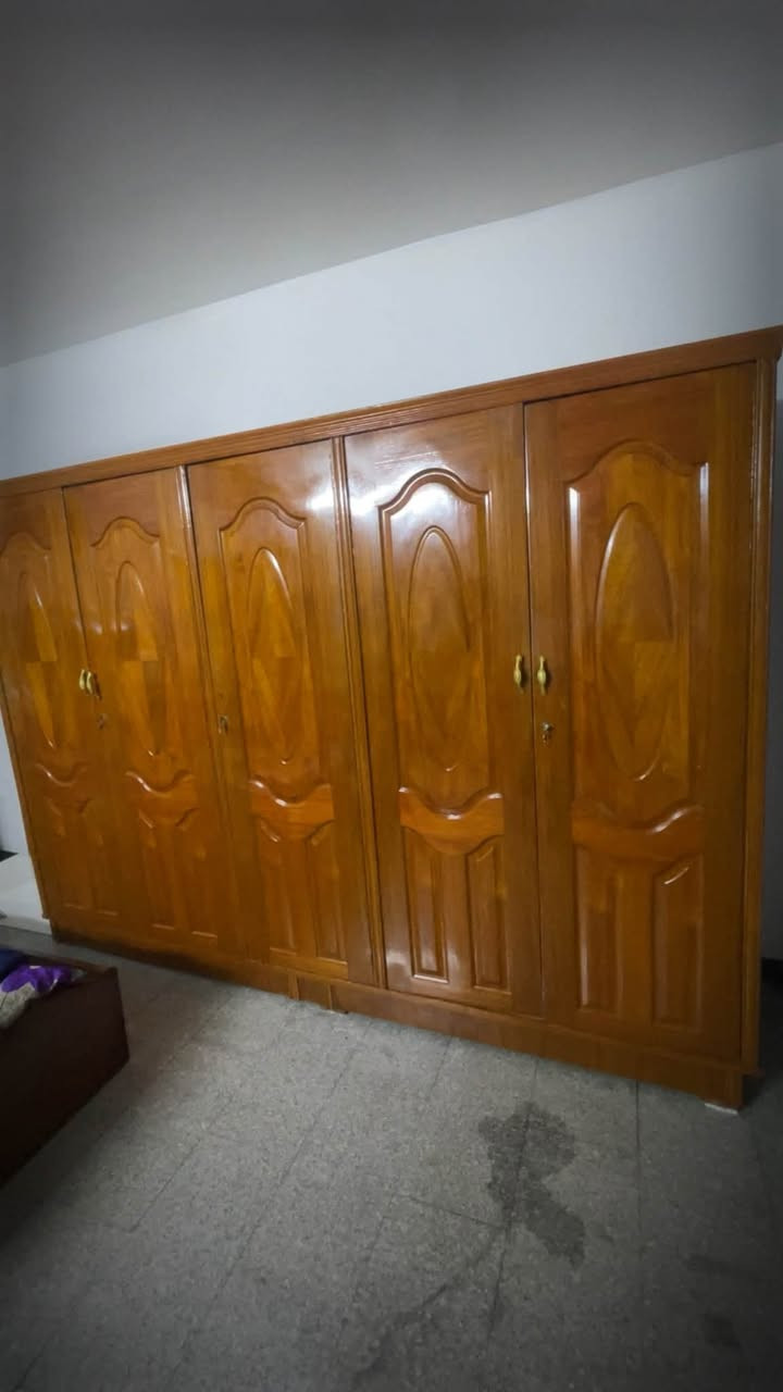 السلام عليكم غرفه نوم عراقيه للبيع النصافه 80بل100 وجرابي عدد ثنين هم للبيع الجرابي النضافه 100بل 100
تواصل واتساب ***********

