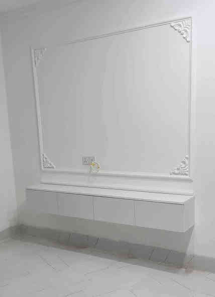 مێزی تیڤی بە ڕەنگی ساجی و سپی بە هەردوو شێوازی هەڵواسین یان قاچی هەبێت دوو مەتری نرخی 75 هەزارە
مەترو نیوی نرخی 60 هەزارە گڵۆپی لیدی پێوەیە و گەیاندن و هەڵواسین تەنها 5 هەزارە بۆ ناو شاری سلێمانی لە بەکرەجۆم
*********** السليمانية
