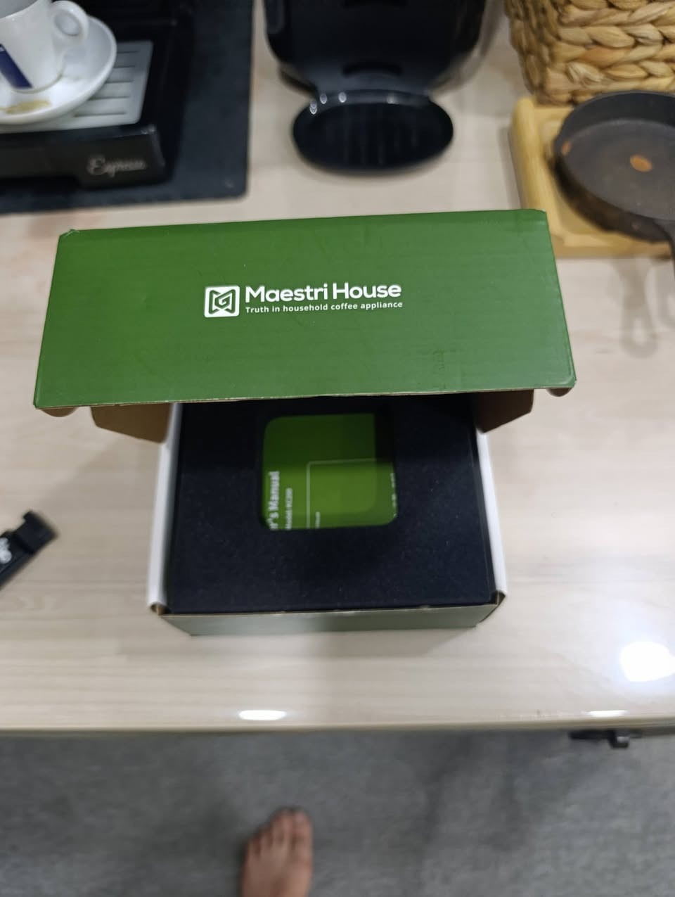 ​☕️ لعشاق القهوة المختصة والمشروبات الاحترافية! ☕️
للبيع: ميزان القهوة الرقمي الذكي Maestri House S1 Mini 🛑
​إذا كنت تبحث عن الدقة المثالية لإعداد كوب قهوة مضبوط ومثالي كل صباح، فهذا الميزان هو خيارك الأفضل! يتميز بتصميم عصري، حجم مدمج، وأداء عالي الدقة.
​🌟 أبرز المواصفات والمميزات:
​العلامة التجارية: Maestri House (المعروفة بجودتها في أدوات القهوة).
​الموديل: S1 Mini (حجم مثالي ومدمج يناسب جميع أدوات الترشيح وآلات الإسبريسو).
​شاشة LED رقمية واضحة: تعرض الوزن والوقت بدقة عالية جداً.
​مؤقت مدمج (Timer): به خاصیة قیاس الوزن بشكل تلقائي من لحظة نزول القهوة حتی نهایته النزول، (مو کل میزان بە های الخاصیە) لمتابعة وقت الاستخلاص والترشيح بدقة ثانية بثانية.
​متعدد الوحدات: يدعم القياس بمختلف الوحدات (g, oz, ml) لتلبية جميع احتياجاتك.
​حساسية ودقة متناهية: يضمن لك ثبات الطعم في كل كوب تصنعه.
​💡 الحالة: جديد تماماً (بالكرتونة كما موضح في الصورة).
📍 
​📞 للتواصل والاستفسار: يرجى الاتصال على رقم الواتس اب : [***********]
