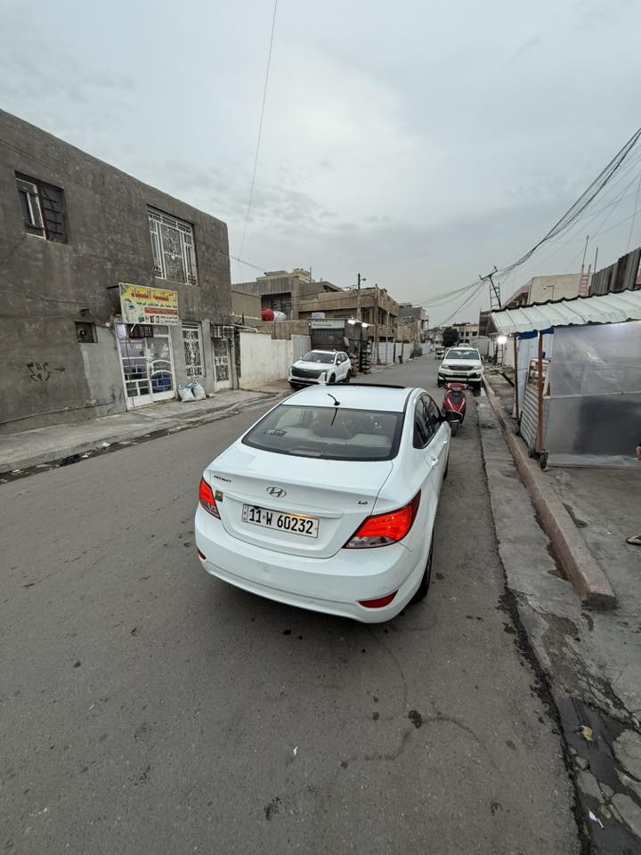 سلام عليكم
اكسنت موديل ٢٠١٧ 

مكفوله عده البارد وسونر موجود 

سياره نضيفه وحلوه 

صدر امامي خلفي جديد تخم تاير ٤ جديد 

محرك كير خير من الله سياره فول موصفات 

سعرها ١١٨ وبيها مجال 

مكاني بغداد حي القاهره 

***********
