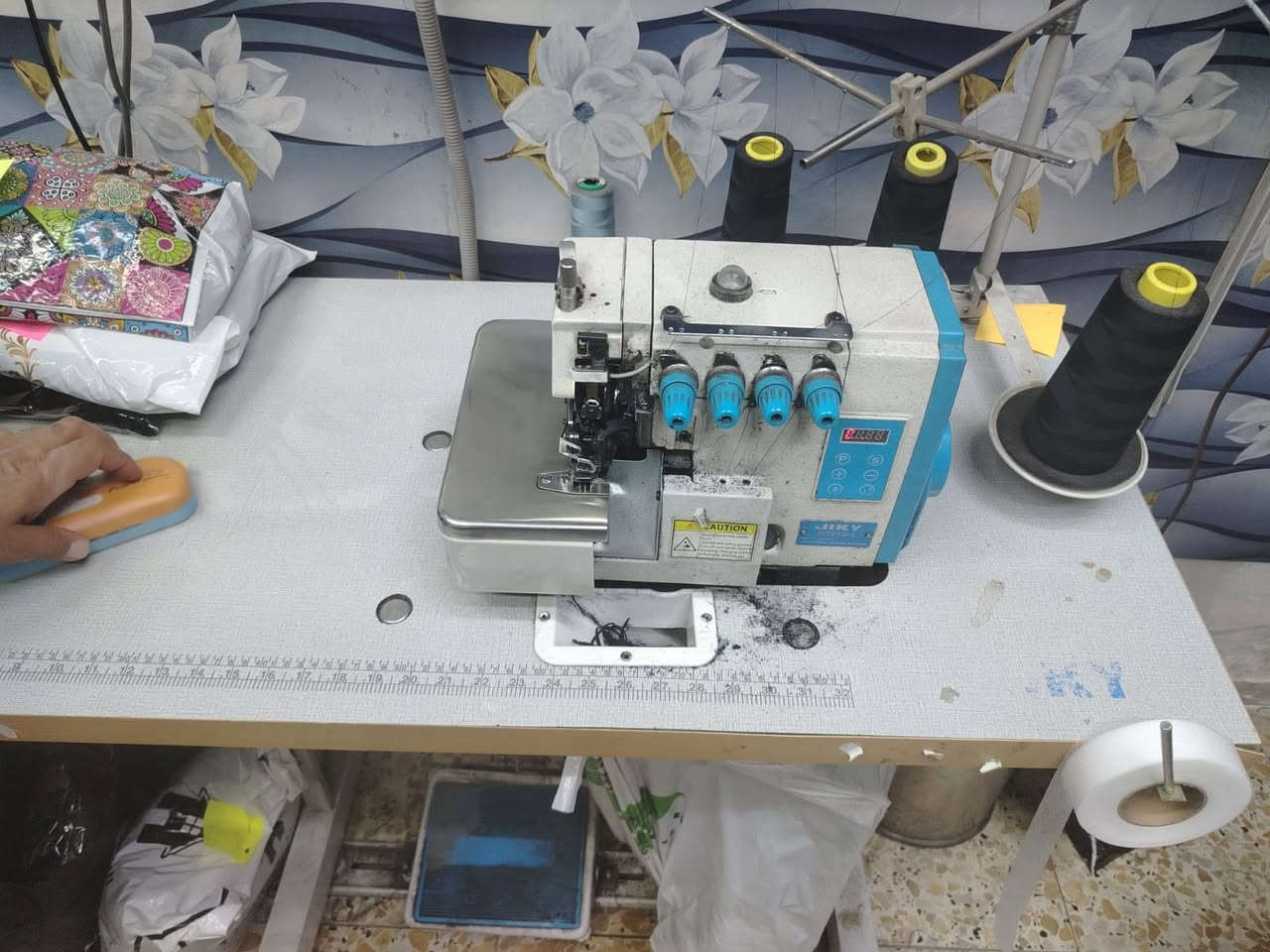 مكينة خياطة وافر
الحاله جيده 
***********
