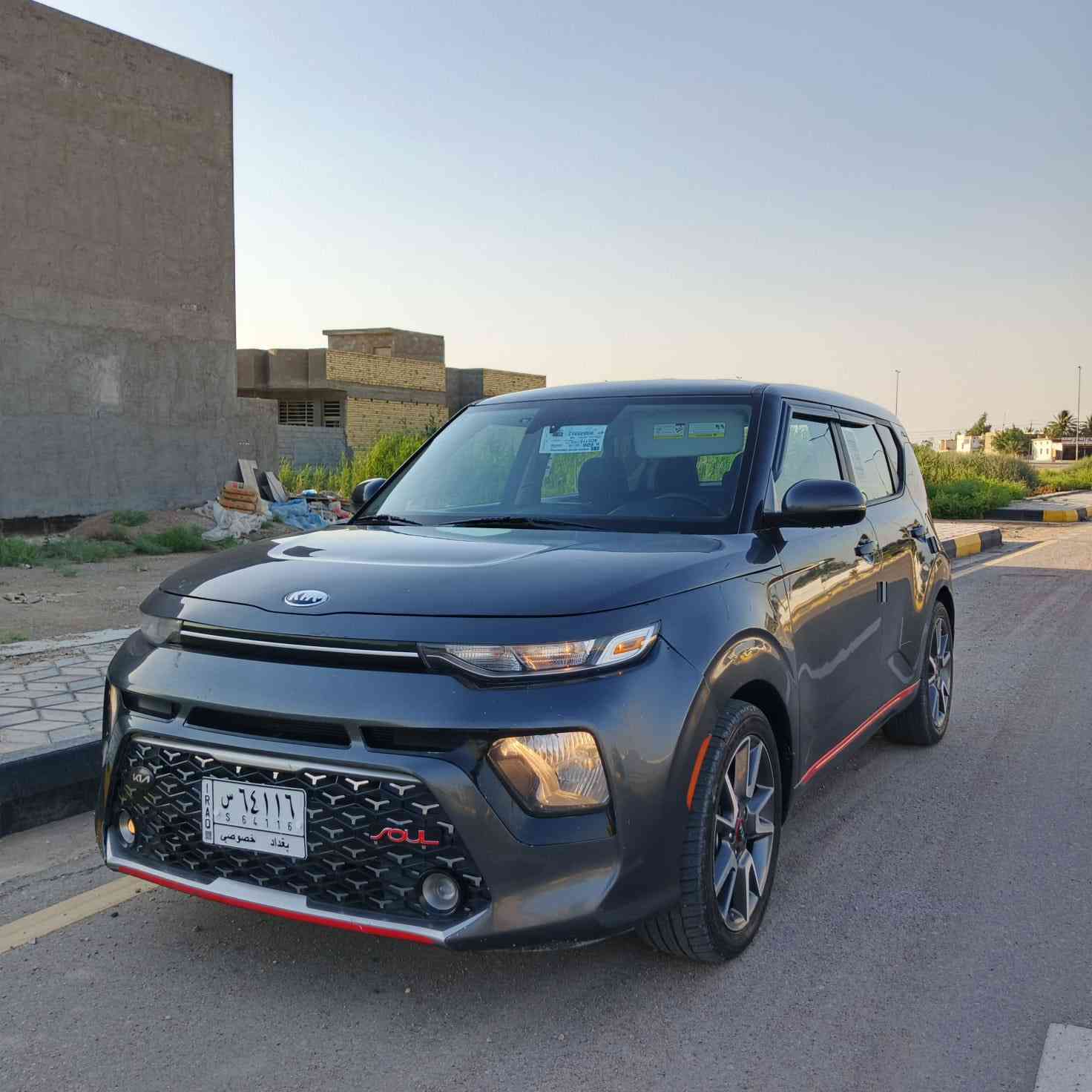السلام عليكم صول للبيع السعر 105 وبيها مجال 2020 مكينه 2000 دوش مكان السياره عزيزيه لسياره بيها صبغ حزام سياره جاهزه من كلشي اي نقص مابيها ***********
