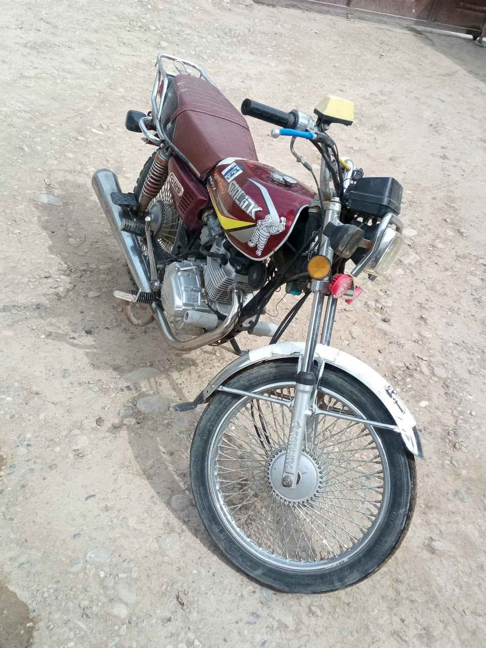 السلام عليكم اخواني عندي تايكر 20022   مكان كركوك لبيع سعر 400 بي مجال محرك مضروب صبانه كهرباء شغل فول تصالح علا رقم ***********
