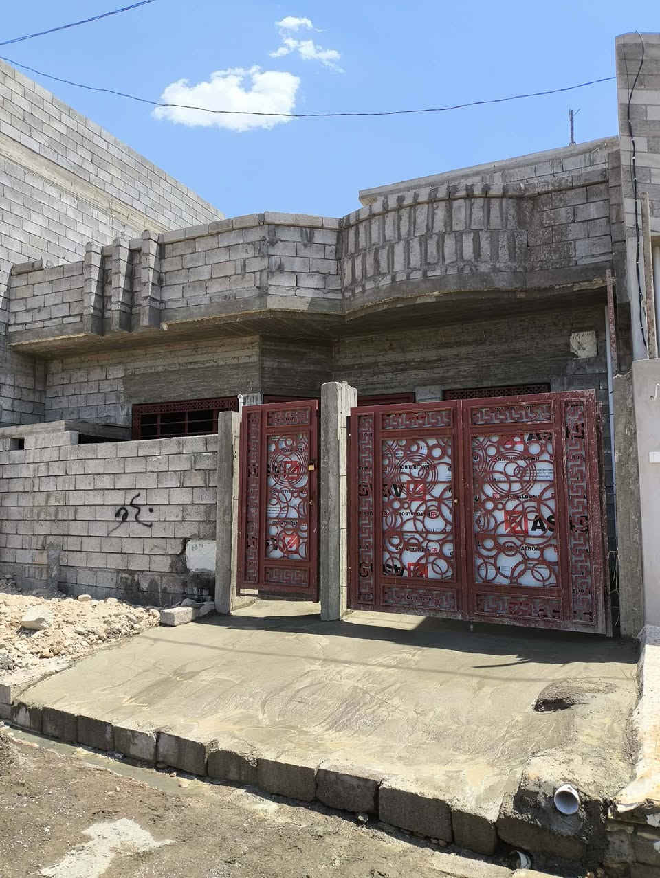 هيكل للبيع  حي سومر 124سند طابو الزهور
مساحته 114متر مربع اساس بادلو ومصبوبه الارضيه ومجاري كامله وابواب و شبابيك كامله
السعر64اتصال ***********
