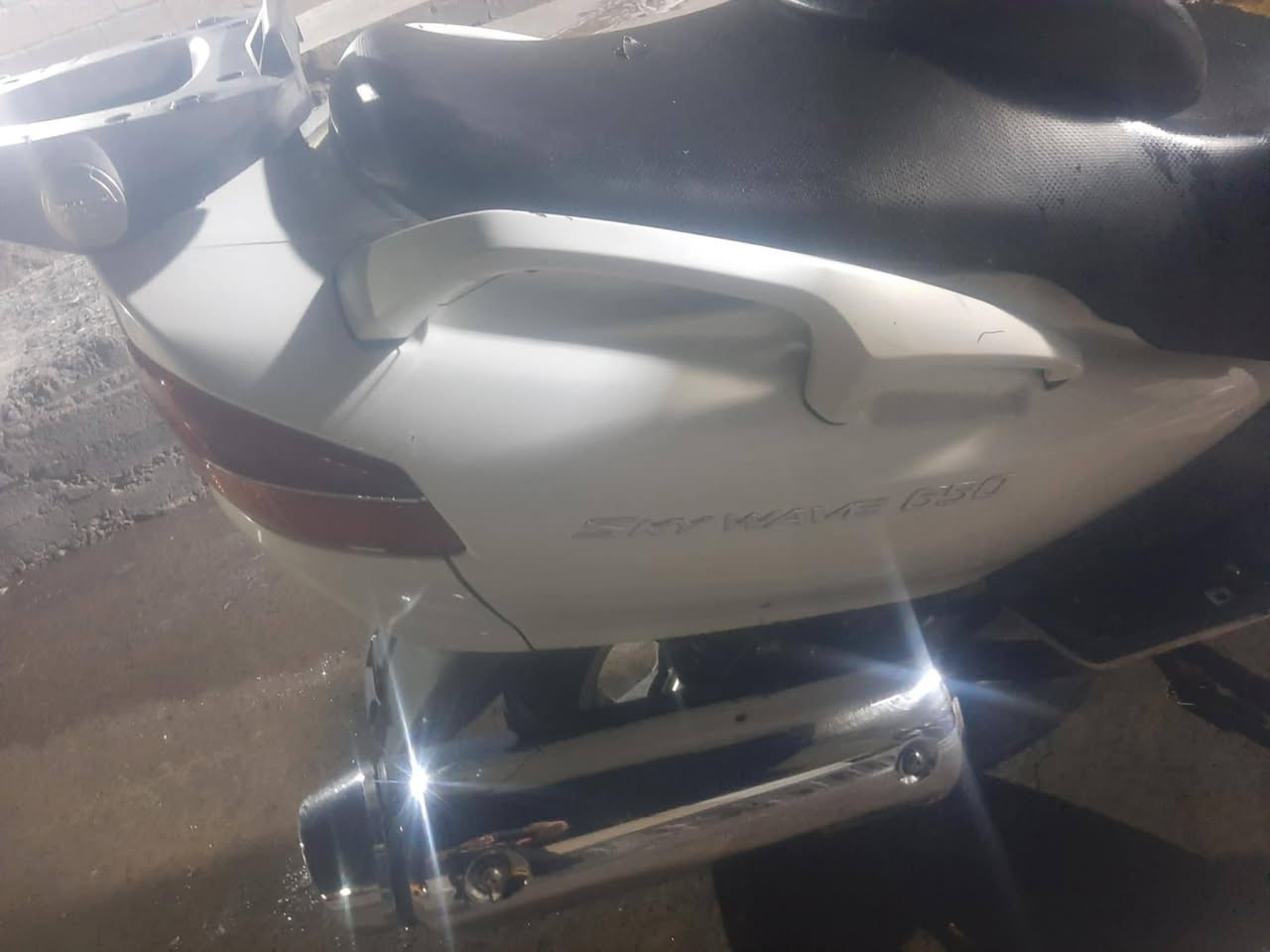 السلام عليكم سكاي ويف 650 للبيع
الدراجه  اوراق كله كامل اصولي حساس ستان كهربائيات شغاله محرك  وگير يخبلن مكفولات الدراجه احلى من الصور 
الدراجه كفراتهة نظافتهن 100/90 فقط نقص الدواسات وسعرهة مليون و500 وبيهة مجال للشراي 
مكاني بابل حله شارع السياحي رقمي ***********
