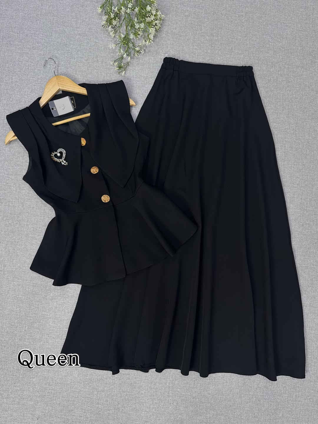 #New_queen✨
✨طقم تنوره ويلك موديل ✨برنسس✨كوالتي اورجنال ✨مبطن 
✨قياساته من (36_38_40_42_44_46_48)
✨طول تنوره cm100
✨توجد خدمة توصيل داخل بغداد وجميع المحافظات سعر توصيل 5🚕#اكسبلور_فولو #ازياءنسائيه #أناقة_أنثى #بغداديات


**إذا كنت صاحب هذا الإعلان وتريد حذفه لأي سبب، رجاءا أرسل رسالة إلى الدعم الفني**
