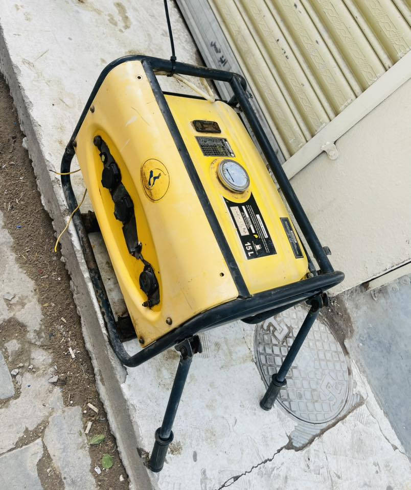 السلام عليكم اخوان عندي
1-كبوس موطه ضوئي عدد 2
2-مبراشه ثلج جديده مامستعمله
3-عارضات ايكور تركي الاصلي عدد 2
4-مولد 20 أمبير 
***********
