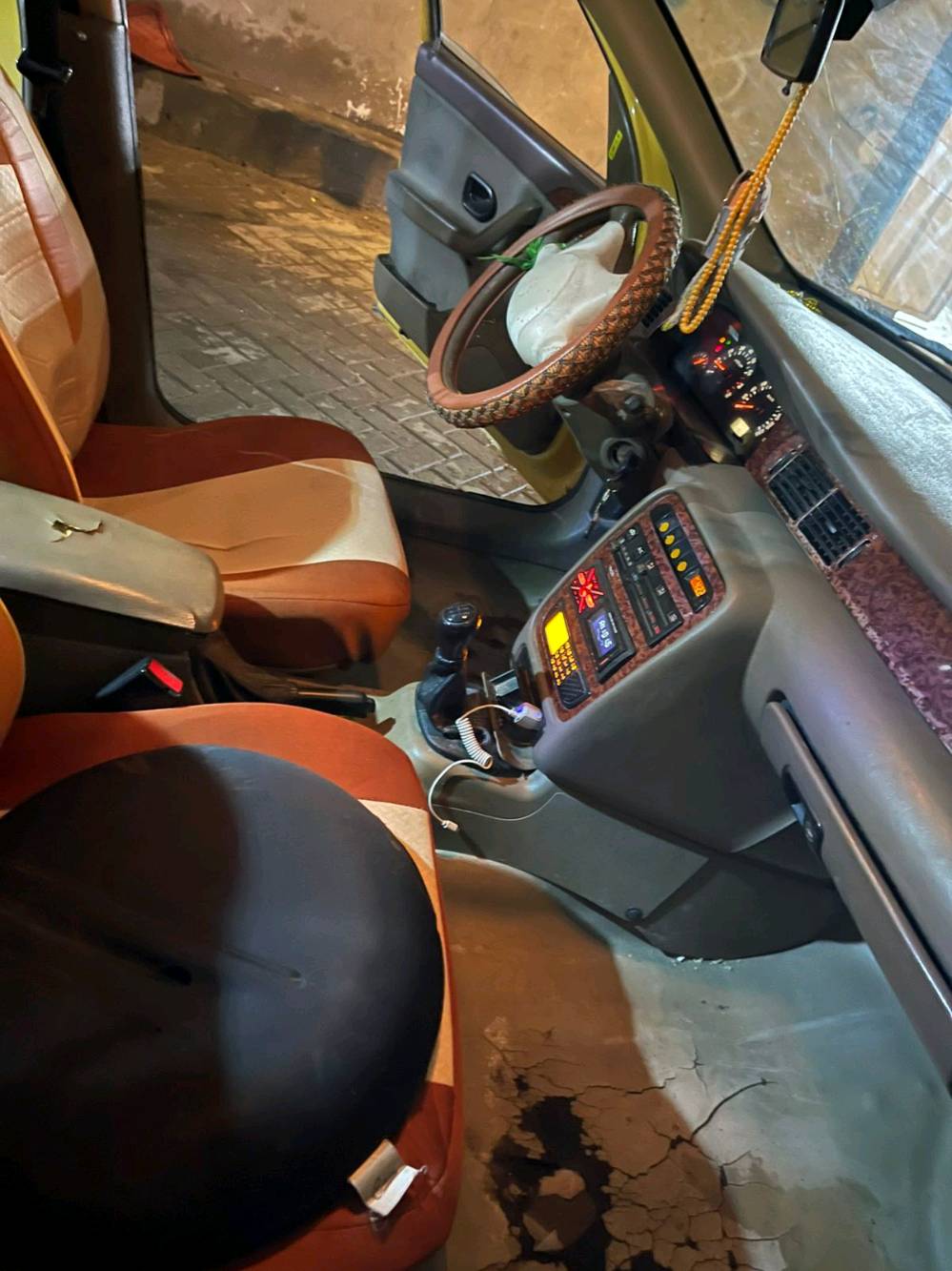 سلام عليكم سمند 2011ناطقه مكفوله من الضربه القويه كير مكينه مكفولات مابيها لا تنقيص ولا نضوح السياره نضيفه مال عيشه السعر25وبيها مجال للطيبين/*********** وبي واتساب