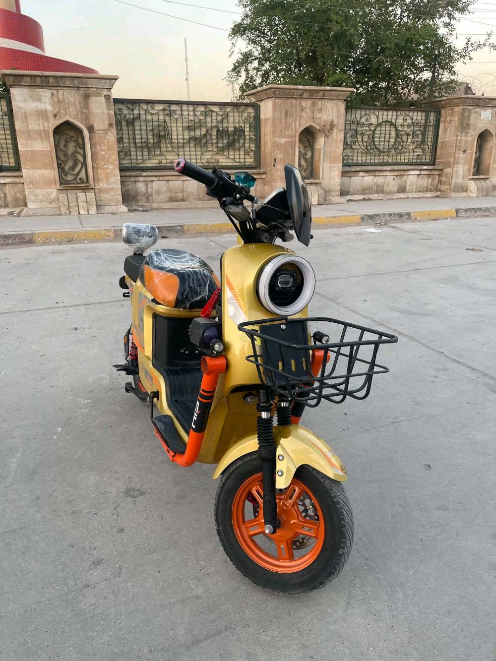 السلام عليكم دارجة شحنة لبيع x900 دراجة كاملة البلوتوث وبك وملفها 2000 واط سرعتهة 109 دراجة كاملة سرعتها مناسب