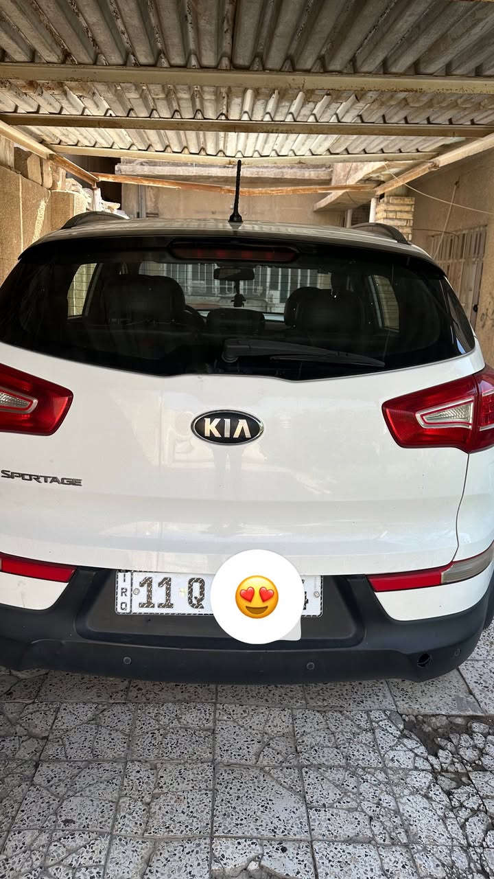 السلام عليكم•سبورتج 2013 خليجي محرك 2000دوش بيها قطعتين صبغ ووحده تبديل نص فول تحكمات ستيرن كامره حساسات خلفيه اشاير ب مري كير 6نمر \ثلاجه / ماشيه 211الف للتواصل خاص او ***********
