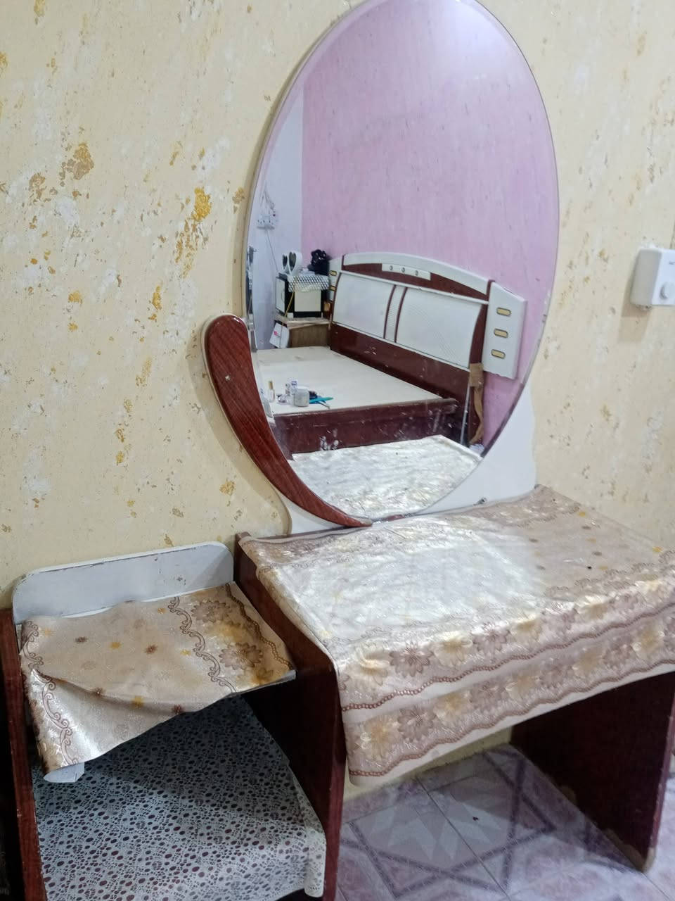 مكلفه بالنشر
غرفه سعره جدا مناسب
تحتاج تصليح
الاستفسار على الرقم*********** بي واتس
