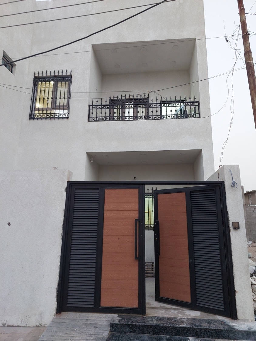 معمل القبله لكافة اعمال حداده بيبان شبابيك محجرات سقايف تغليف واجهات بالكيبون مكاني البصره( القبله ) ***********
