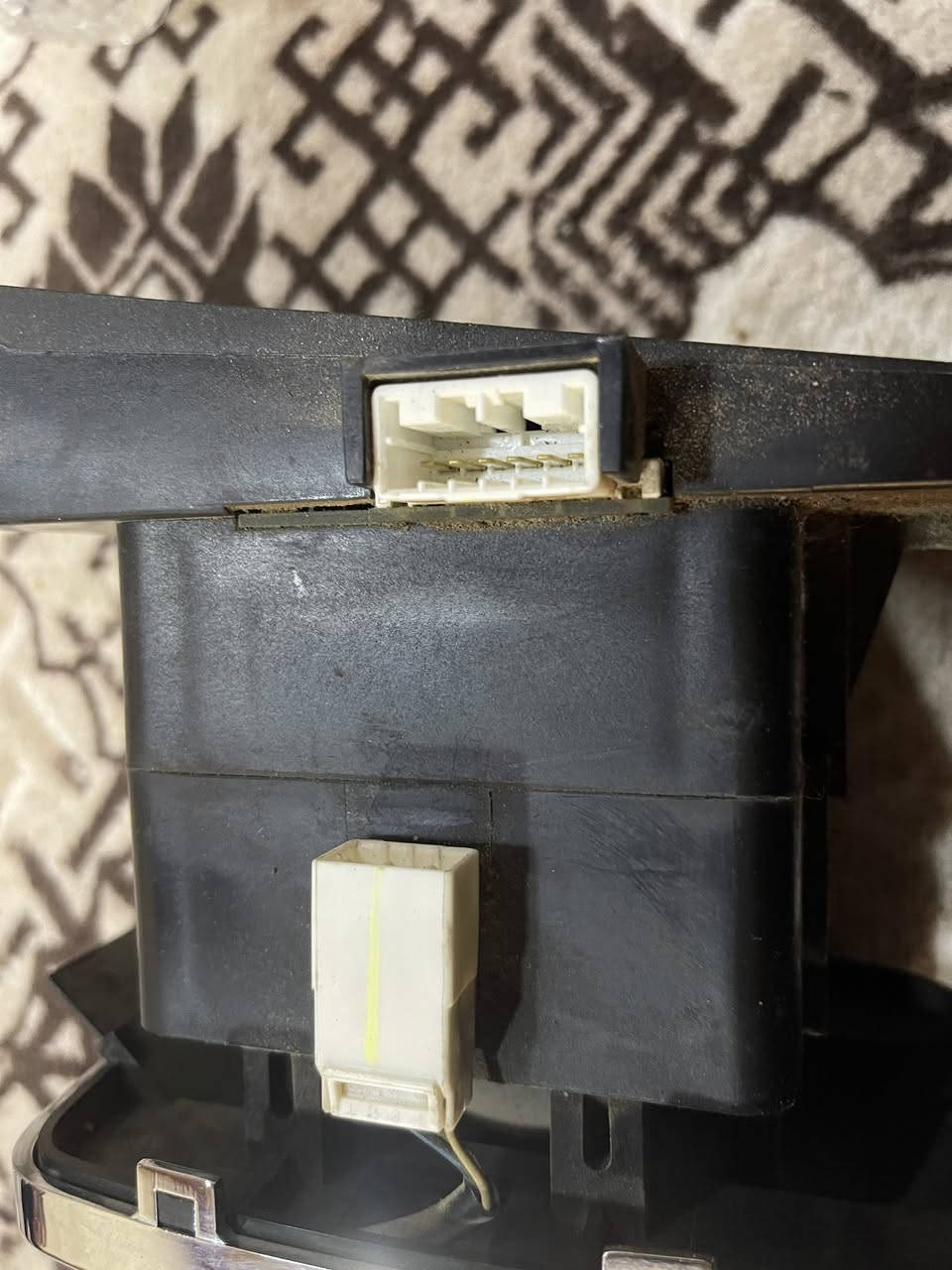 للبيع غراض مال سيارتي تيكو 2013 كل أغراض اصليه 
نضيفه 100/100 العقل المحرك العقل الكير والشاشه 
دجه الكير ودواسة بانزين بسعر مناسب 
للتواصل *********** 
موفر خدمة التوصيل لجميع المحافظات
