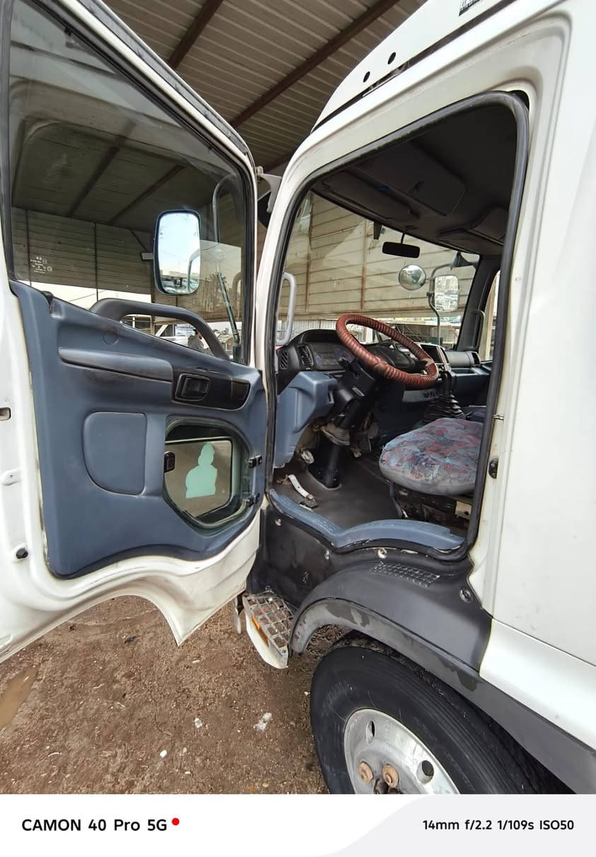 هينو للبيع موديل 2004. معلاية 2014. التفاصيل بالصور رقم بغداد المكان بغداد عويريج السعر 170. 
بيها مجال للاستفسار الاتصال ع رقم ‭0782 536 7670‬
