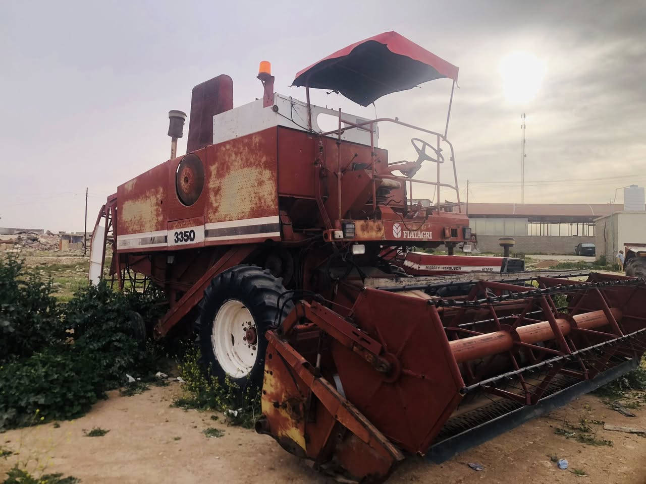 للبيع حاصدا لافيردا موديل 85 شرط وكالة عنوان نينوئ سنجار موبايل ***********
