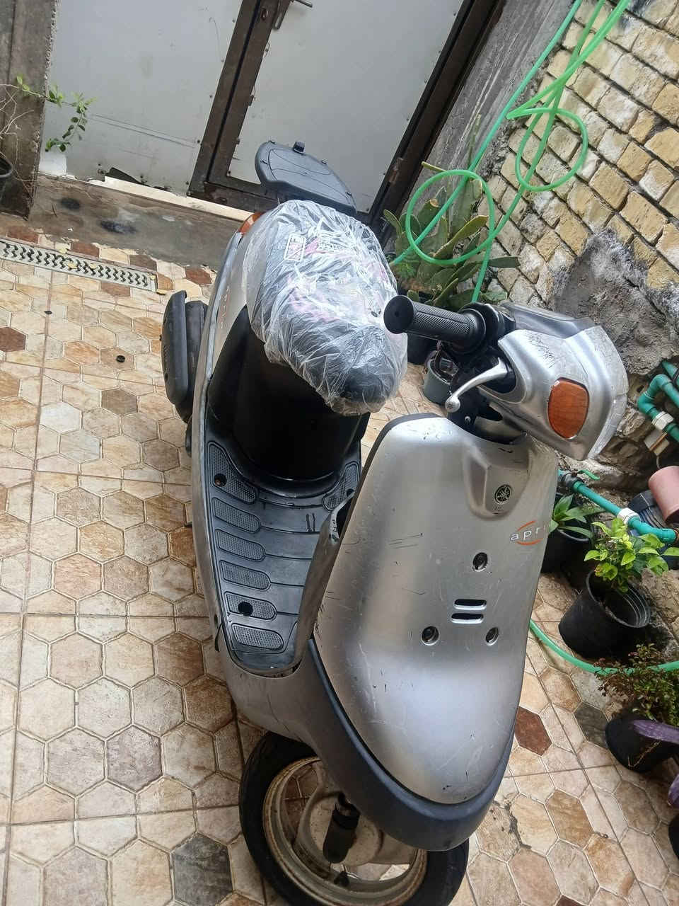 سلام عليكم دراجه بطه مديل 2003 (كفاله عامه مكينه و شاصي وكفرات ) كله بلادي مكينه خرسه ما تسمع صوته شلعه و معدل كهربايات كله شغاله نكره سلف اي وقت عداد سرعه بانزين شغالات قفل جنطه قفل اكسن قفل استيرن تايرات جدد زوج اي نقص ما بيه سعر 325 مكاني كربلاء مدينه العاب نوارس رقمي *********** ملاحظه ابيع الدراجه على فحص
