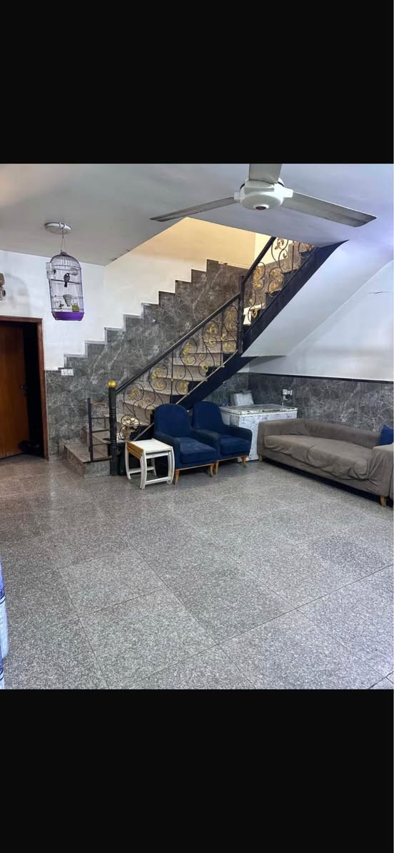 دار ١٥٧.٥ متر للبيع في الدورة الإسكان قرب جامع الإسكان واجهة ٧.٥ ونزال ٢١ طابو صرف ، مدخلين .  
الطابق الاول يتكون من مطبخ مساحة جيدة صالة كبير وهول واسع وغرفة نوم كبيرة وخدمات .
الطابق الثاني ٣ غرف نوم مساحات واسعة وخدمات 
البيت نظيف جداً بناء ٢٠١٨ . 
اي استفسار يرجى الاتصال على الارقام 
***********
*********** بغداد, العراق
