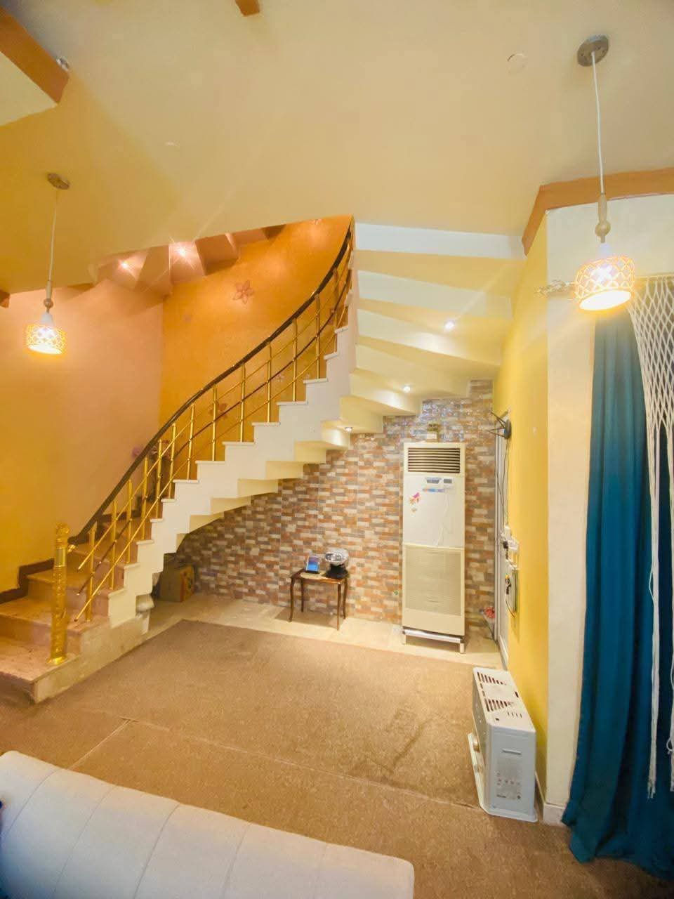 يعلن مكتب عقارات النورين عن وجود دار للبيع البصره حي الخضراء مساحة 153 متر واجه 8 متر طابقين يحتوي على 4 غرف نوم وصاله وستقبال ومطبخ وصحيات وكراج بناء 2015 
تفاصيل اكثر مراجعه عقارات النورين او الاتصال ***********
عنوان المكتب الطويسه شارع السوق القديم مجاور معرض الرائد لسيراميك
