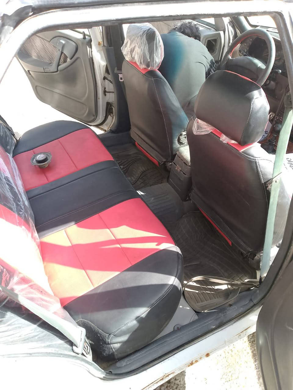 السلام عليكم عندي سيارة دايو اسبر موديل 94 محرك وكير ممتاز مكان السيارة في بغداد الاسكان مقابل مهدالحروف الفنون الشعبية سعر السيارة 28ورقة نقص السيارة تلحيضات  في الصدر مع دريم شفت محرك مفتوح جيدجدا وكير جيدجدا كهربائي جيدا تخم تاير مع ويل كب رقم واتساب والاتصال بنا ***********
