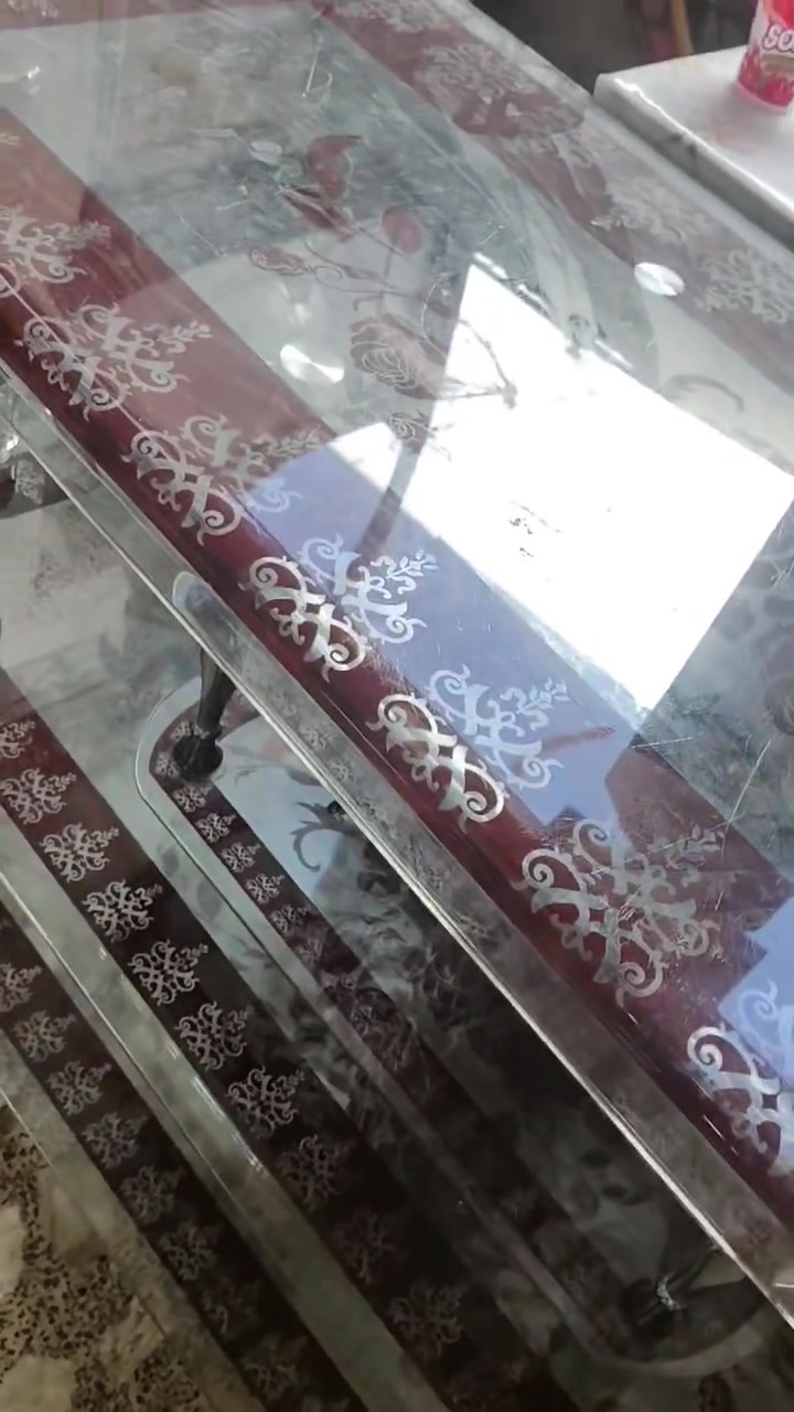 ميز شاشة بسعر 30 وبي مجال 
لل استفسار ***********
