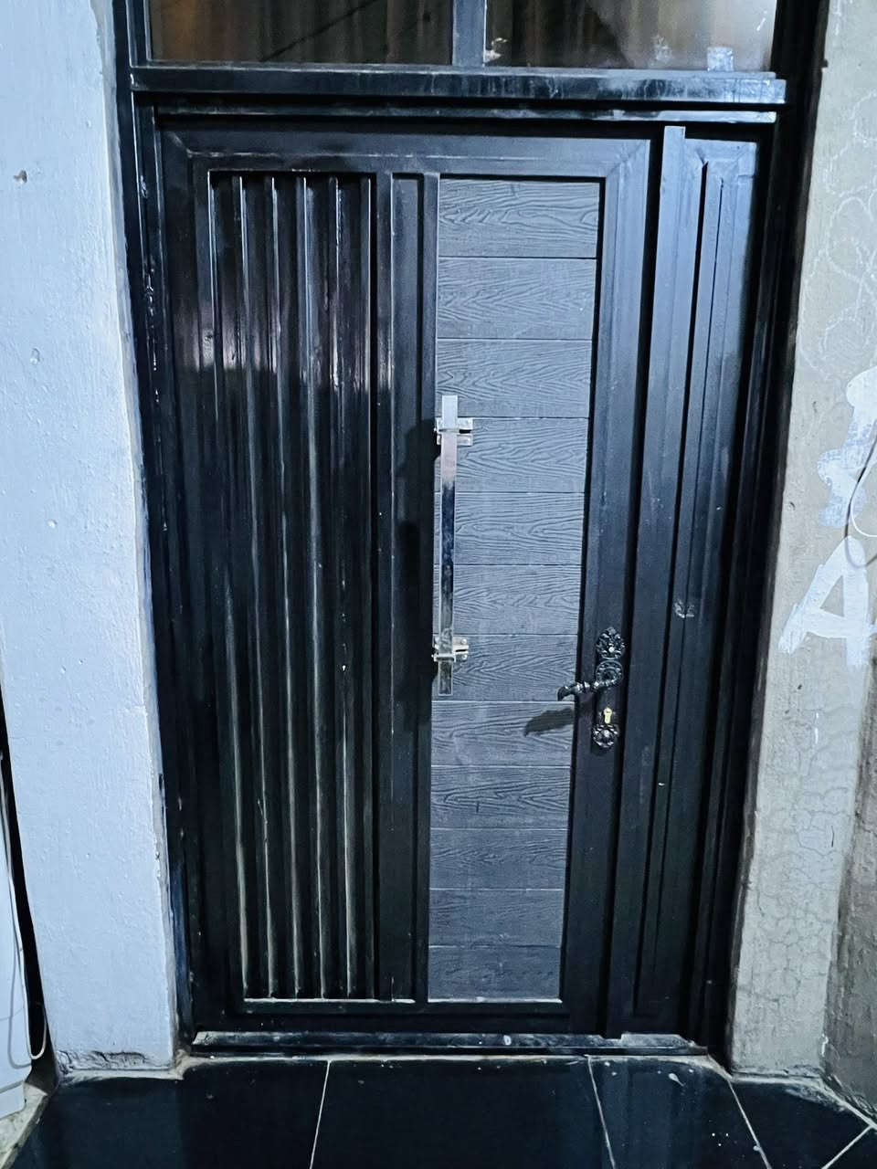 السلام عليكم بيبان لبيع باب ستقبال طوال متردين وعرضه 120 ولمطبخ طوله متردين وعرضه 94
***********/***********
