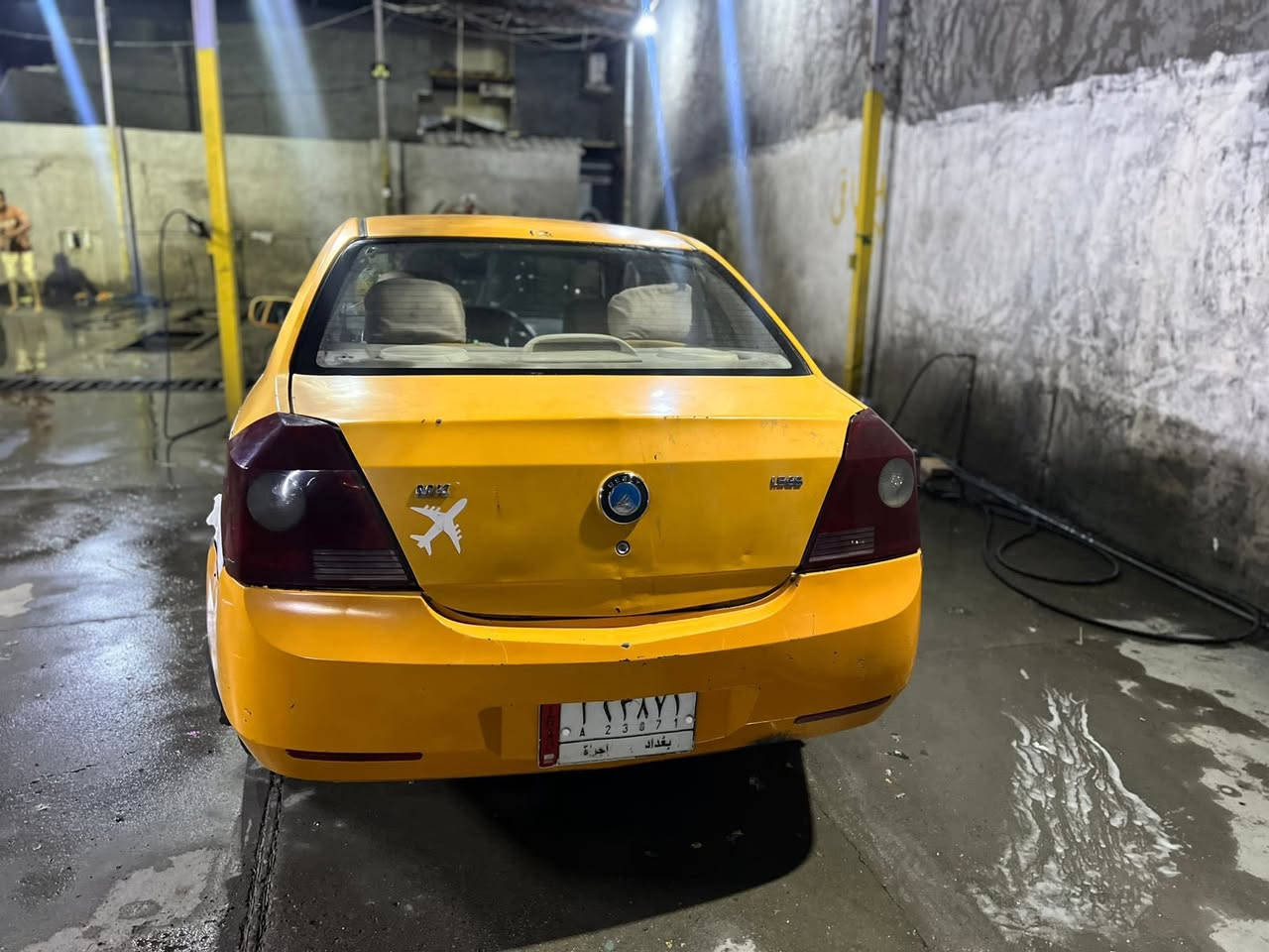 السلام عليكم جيلي محور كير ومحرك كورلا سياره حلوه ومرتبه كهربائيات كلها شغاله بس متتحول  لن راعيها ميت  وابنه موجود يجيك واذا تنحجز يطلعها اصوليه السياره سعر مناسب 
سياره نكره بكل وقت عليها ادامه كامله وتخبل 
السعر ١٩  
المكان الزعفرانيه 
***********
