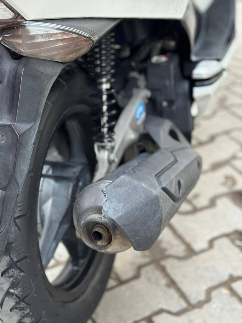 السلام عليكم للبيع دراجه pcxجيل الاول  دراجة مال رمبه الدراجه  ياباني  ( jf )كفرات ابلاديهه رمبه 
دراجه كامله أستان كهربائي حساس ازدحام  لا تبخير. ولاتنقيص الدراجه مكينه لوك شلعه معدل خير من احلا من الصور مال جناي المكان بغداد الصالحية قرب كراج العلاوي  دراجة مكفوله اي نقص مابيه السعر( مليون 550)
وبيه مجال الاتصل
***********
